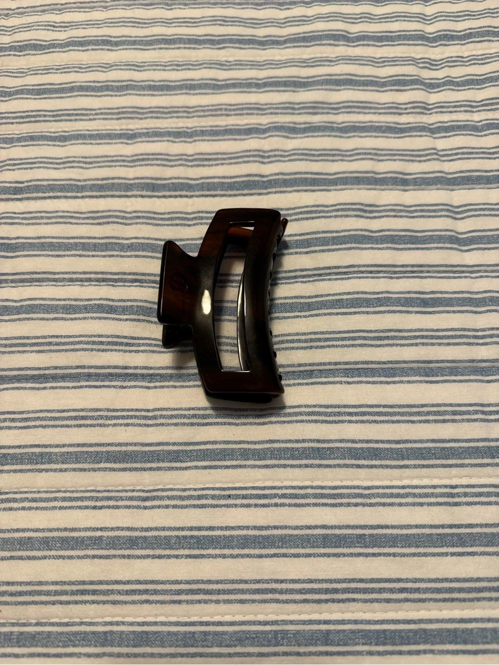 lululemon Large Dark Tortoise Shell Hair Claw Clip